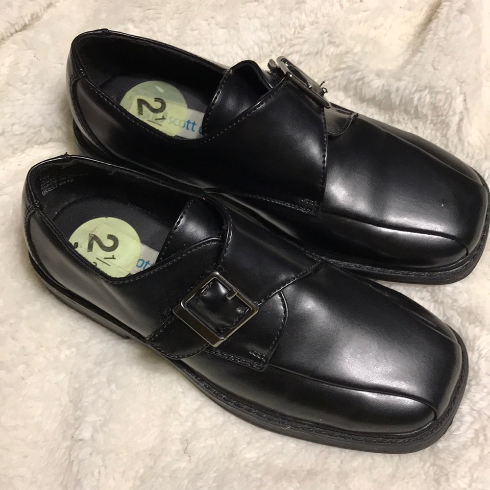 2X$20 SCOTT DAVID SHOES